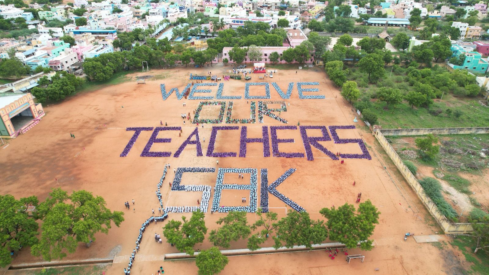 RHYTHMIC CLAPS WITH 5900 STUDENTS FOR A CONTINUOUS 10 MINUTES TO CREATE AWARENESS ABOUT THE HEALTH BENEFITS OF CLAPPING THE HANDS